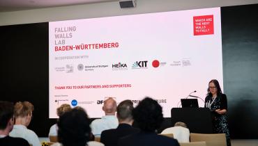 Moderator Andra Hoyt